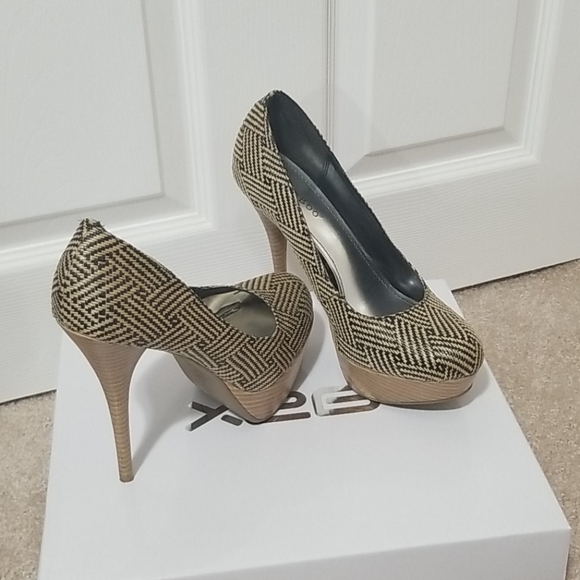 Aztec pattern heels - Picture 2 of 3